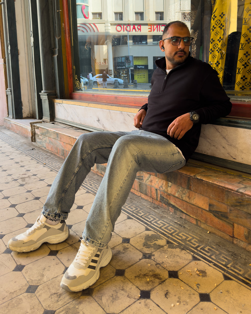 Black Quarter Zipper Sweatshirt