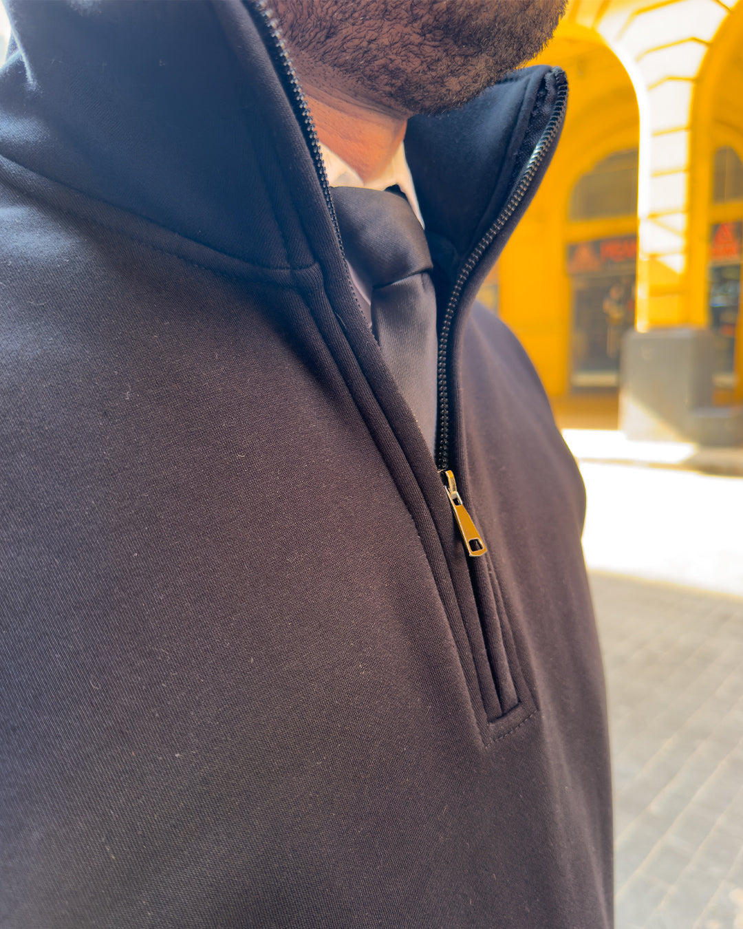 Black Quarter Zipper Sweatshirt